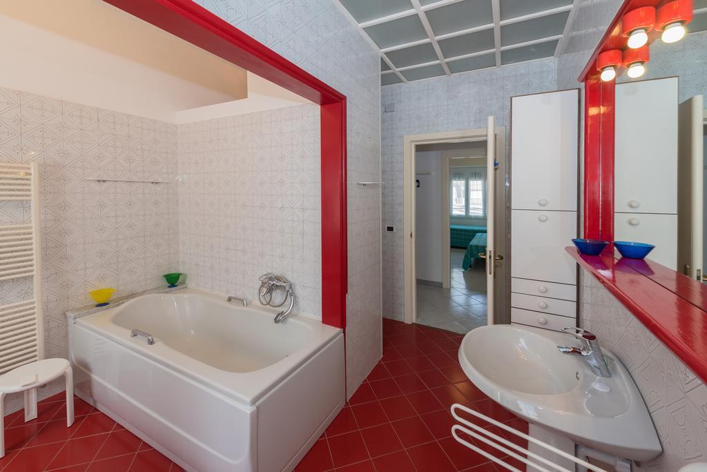 Domitilla House Finale Ligure Luaran gambar